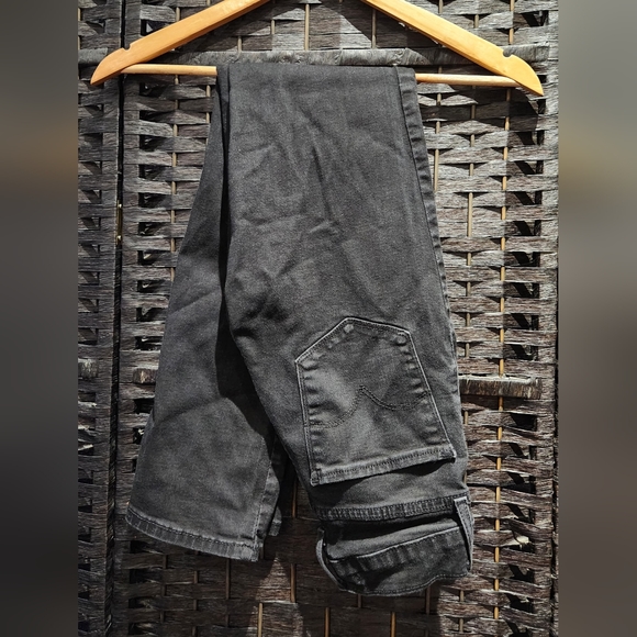 🌟2/40 🌟 Levis jeans - Picture 2 of 7